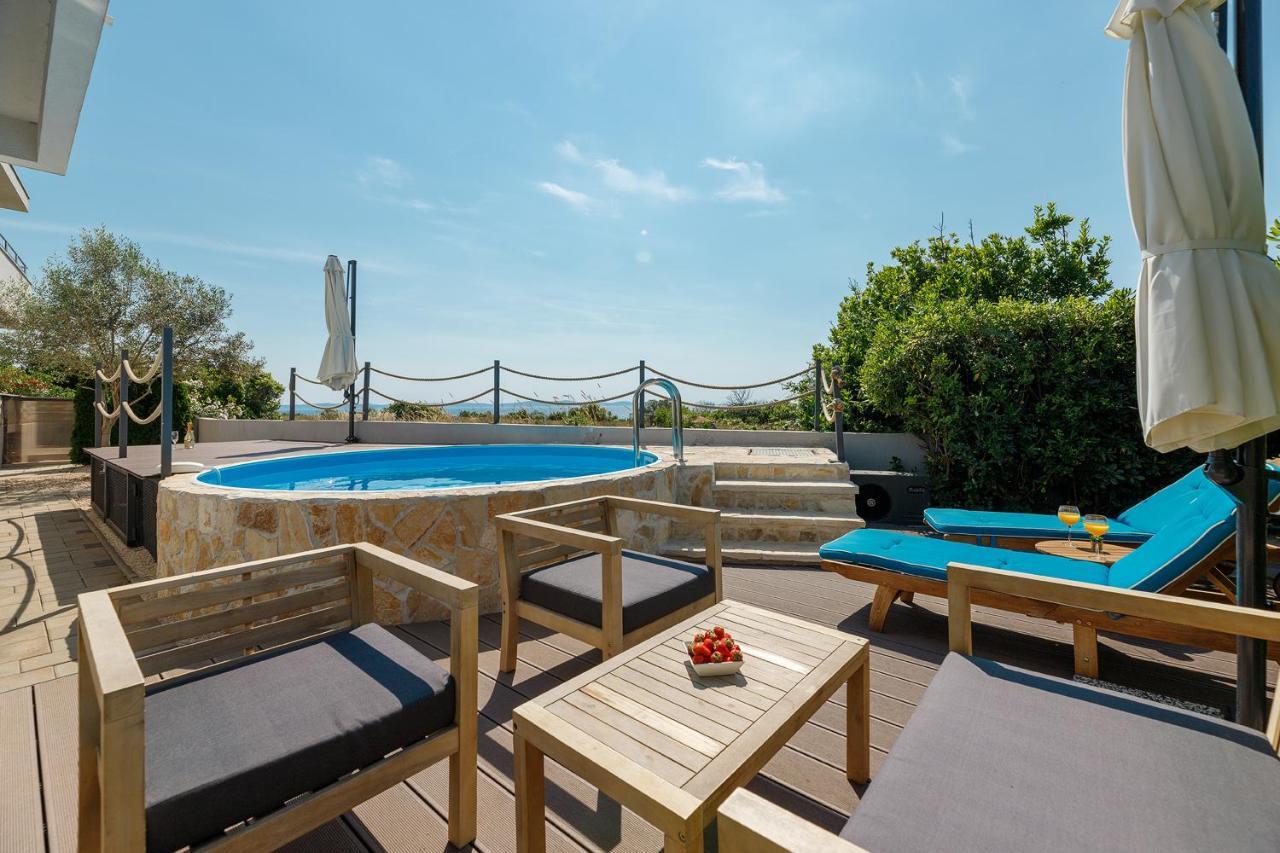 Malo Ferienvilla Privlaka, Pool, Boje, Wi-Fi, Wallbox Privlaka  Buitenkant foto
