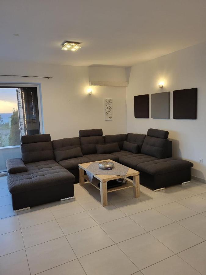 Malo Ferienvilla Privlaka, Pool, Boje, Wi-Fi, Wallbox Privlaka  Buitenkant foto